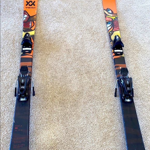 Volkl 2021 skis and 2021 technica ski boots - Picture 1 of 12